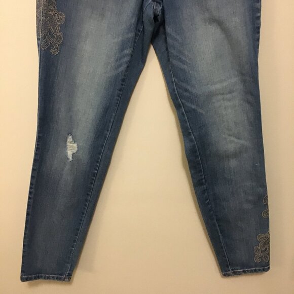 Vintage America Missy Regular Fit Emroidered Denim Blue Jeans - Picture 4 of 15